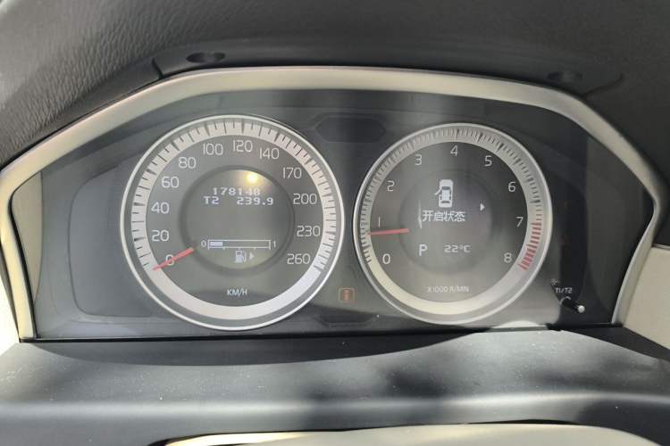 Used Volvo S80L 2012 2.0T T5 Luxury Edition Odometer Close Up
