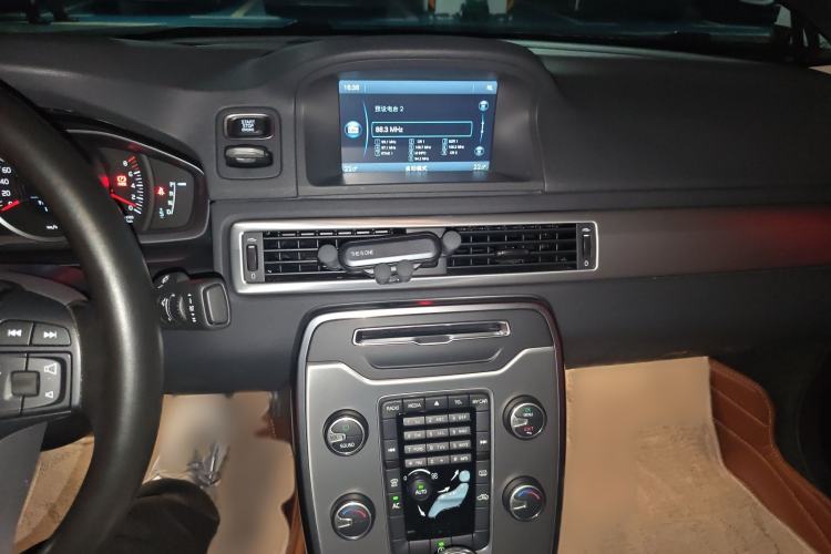 Used Volvo S80L 2014 2.0T T5 Intelligent Luxury Edition Audio And AC Panel
