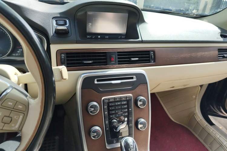 Used Volvo S80L 2014 2.0T T5 Smart Luxury Edition Audio And AC Panel
