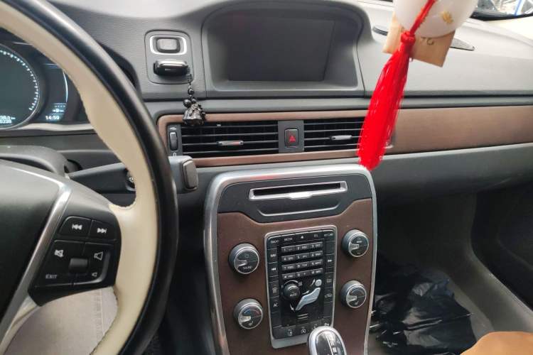 Used Volvo S80L 2014 2.0T T5 Smart Luxury Edition Audio And AC Panel