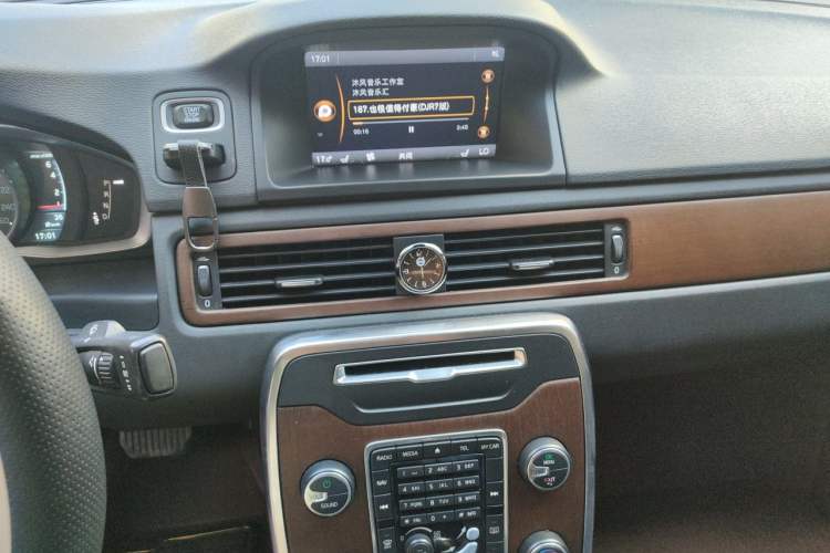 Used Volvo S80L 2014 2.0T T5 Smart Luxury Edition Audio And AC Panel