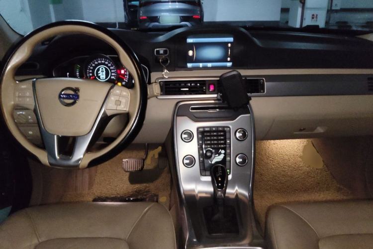 Used Volvo S80L 2014 2.0T T5 Intelligent Luxury Edition Center Console