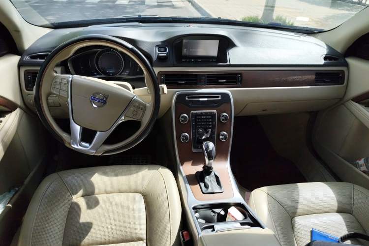Used Volvo S80L 2014 2.0T T5 Smart Luxury Edition Center Console