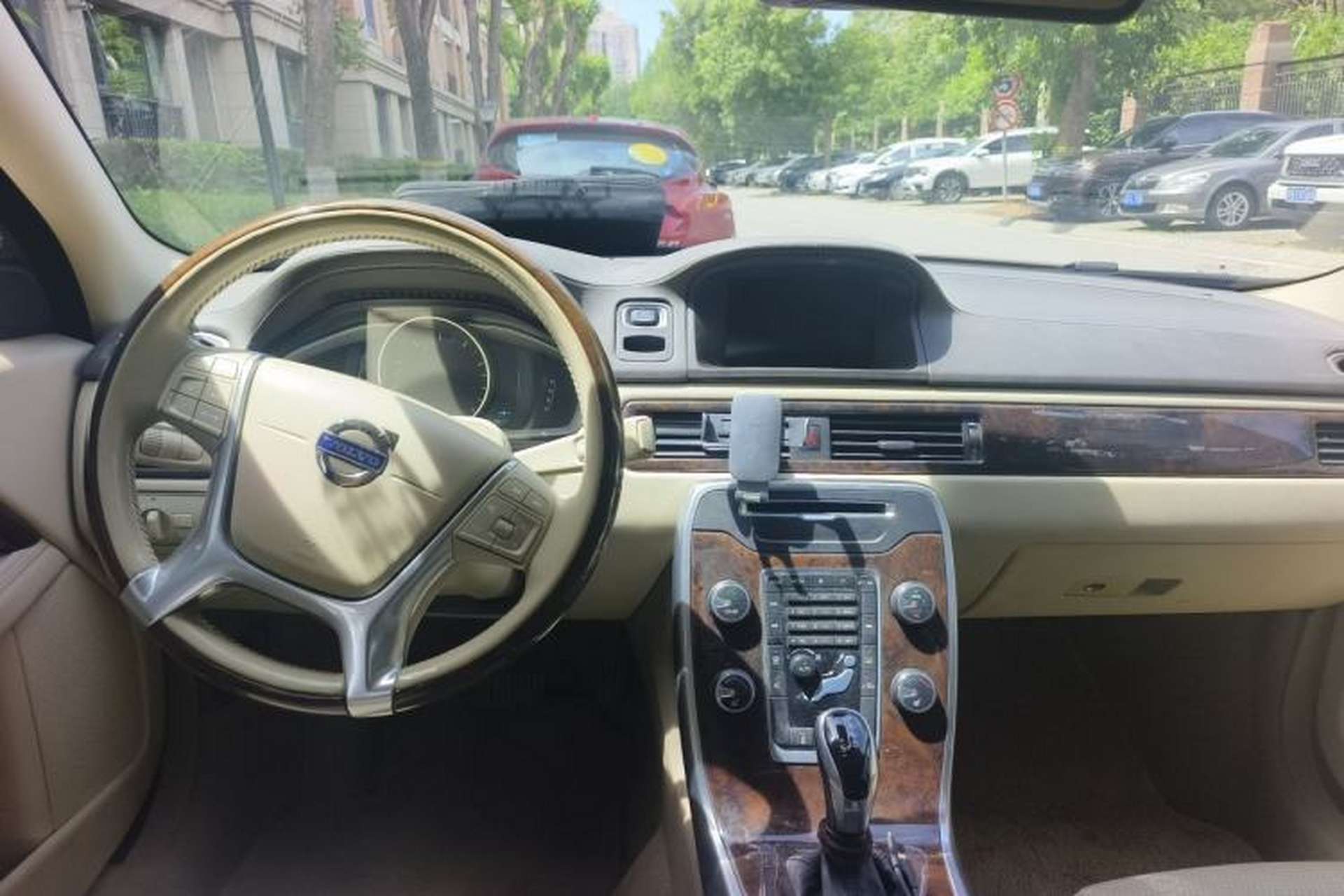 Used Volvo S80L 2014 2.0T T5 Luxury Executive Edition Center Console