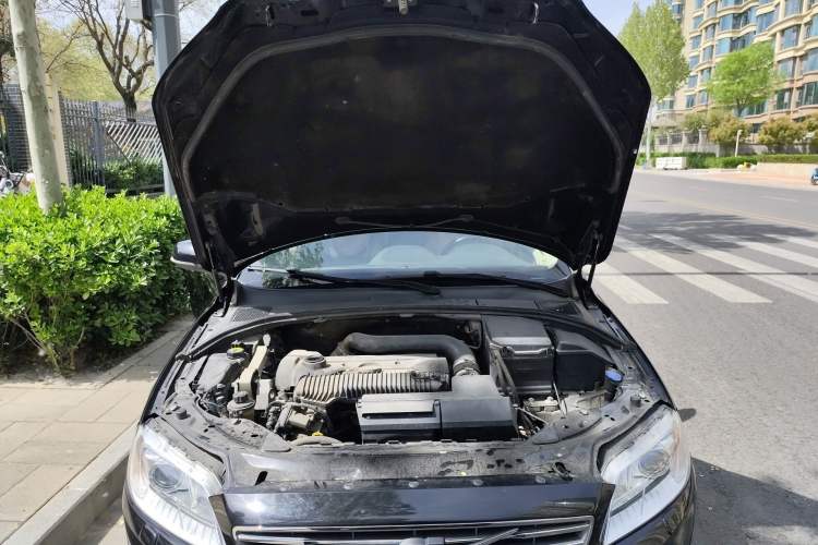 Used Volvo S80L 2014 2.0T T5 Smart Luxury Edition Engine Bay