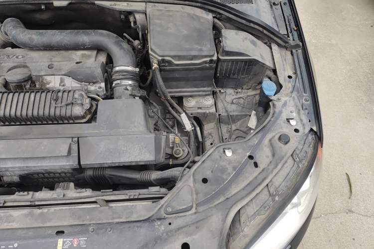 Used Volvo S80L 2014 2.0T T5 Luxury Executive Edition Engine Bay Left