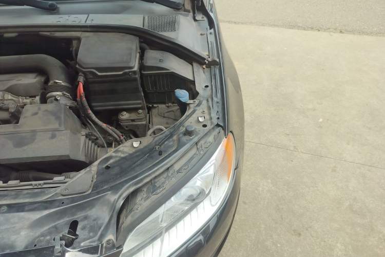 Used Volvo S80L 2014 2.0T T5 Intelligent Luxury Edition Engine Bay Left