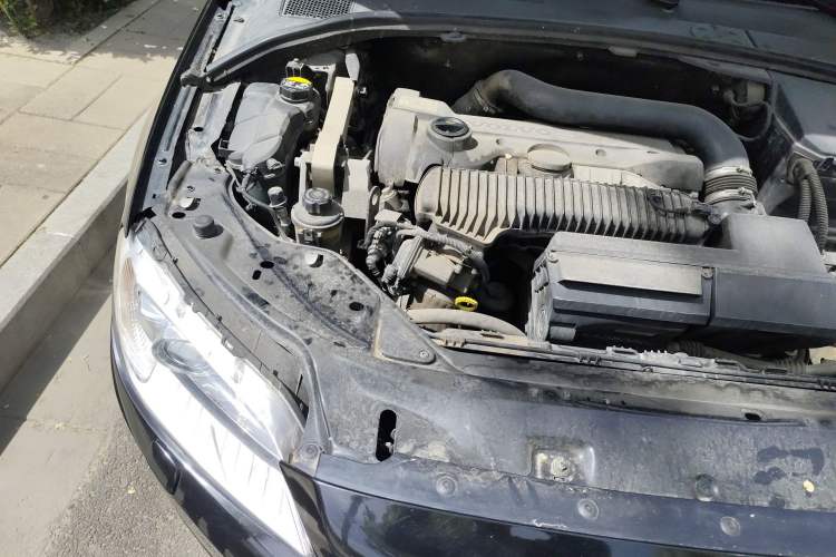 Used Volvo S80L 2014 2.0T T5 Smart Luxury Edition Engine Bay Right