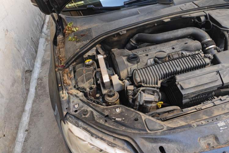 Used Volvo S80L 2014 2.0T T5 Smart Luxury Edition Engine Bay Right