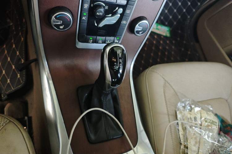 Used Volvo S80L 2014 2.0T T5 Smart Luxury Edition Gear Lever