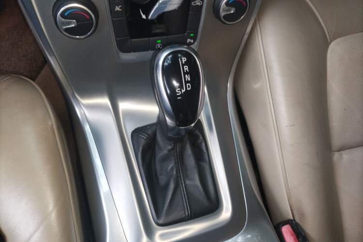Used Volvo S80L 2014 2.0T T5 Intelligent Luxury Edition Gear Lever