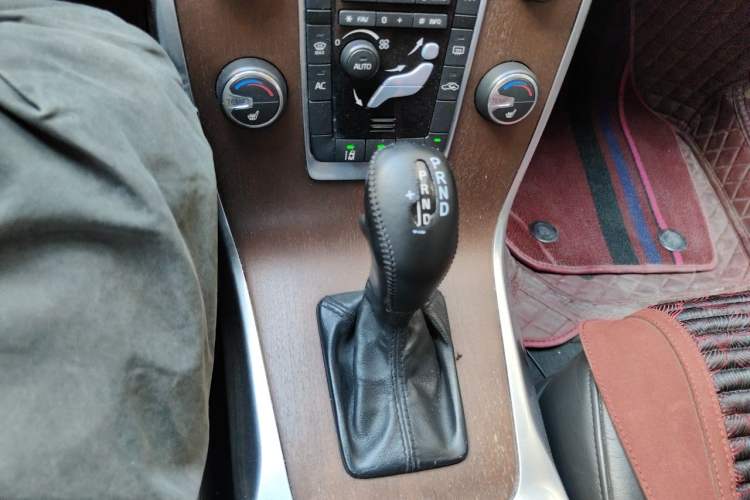 Used Volvo S80L 2014 2.0T T5 Smart Luxury Edition Gear Lever