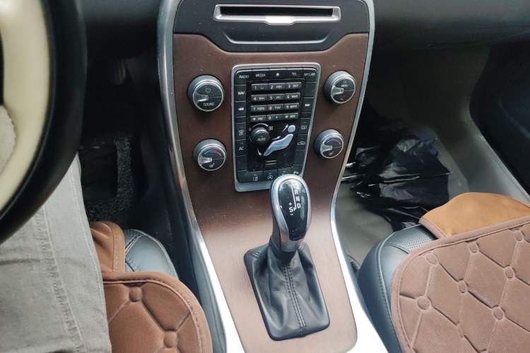 Used Volvo S80L 2014 2.0T T5 Smart Luxury Edition Gear Lever
