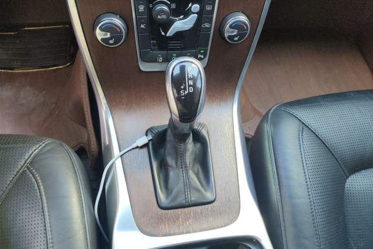 Used Volvo S80L 2014 2.0T T5 Smart Luxury Edition Gear Lever