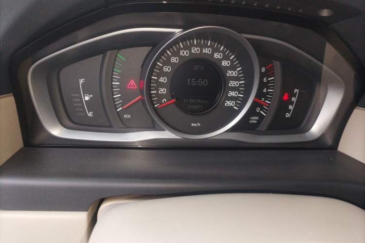 Used Volvo S80L 2014 2.0T T5 Intelligent Luxury Edition Instrument Cluster