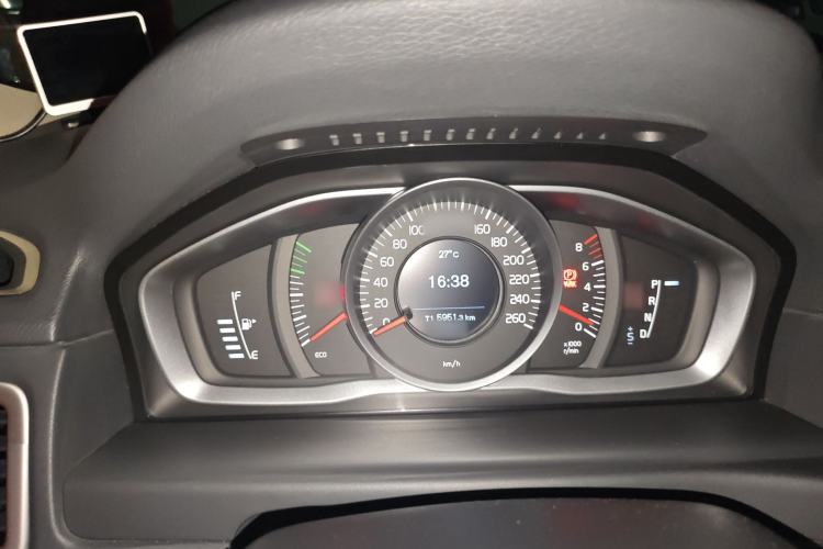 Used Volvo S80L 2014 2.0T T5 Intelligent Luxury Edition Instrument Cluster