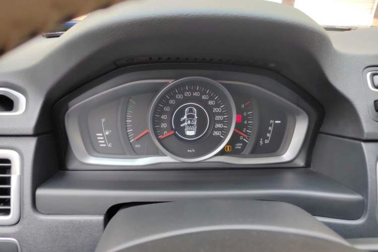 Used Volvo S80L 2014 2.0T T5 Intelligent Luxury Edition Instrument Cluster