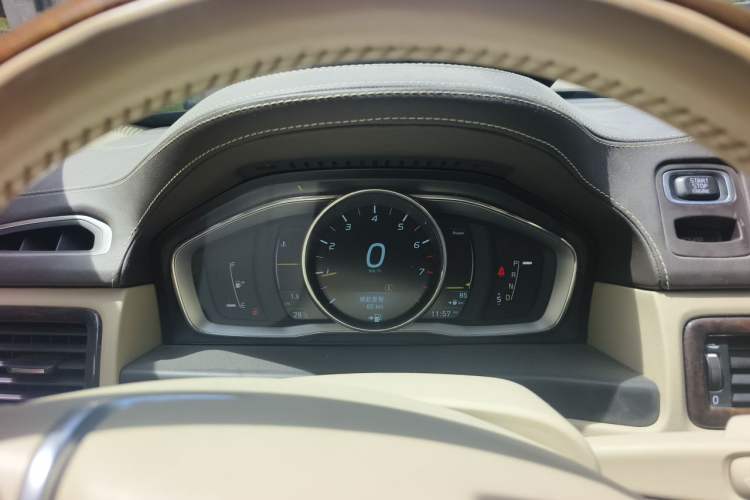 Used Volvo S80L 2014 2.0T T5 Luxury Executive Edition Instrument Cluster