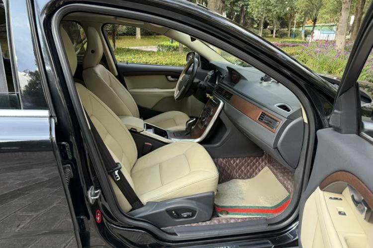Used Volvo S80L 2014 2.0T T5 Smart Luxury Edition Interior 9