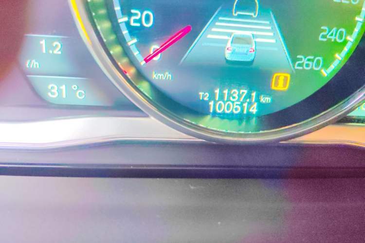 Used Volvo S80L 2014 2.0T T5 Smart Luxury Edition Odometer Close Up