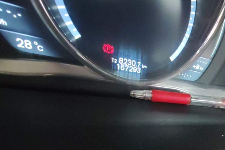 Used Volvo S80L 2014 2.0T T5 Smart Luxury Edition Odometer Close Up
