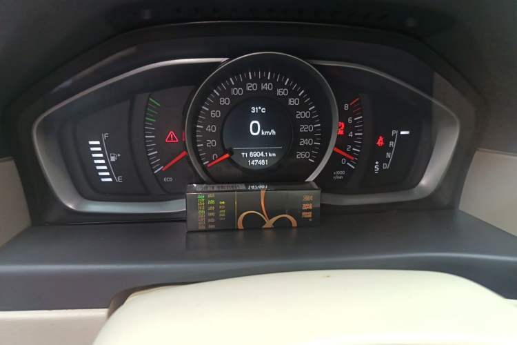 Used Volvo S80L 2014 2.0T T5 Intelligent Luxury Edition Odometer Close Up