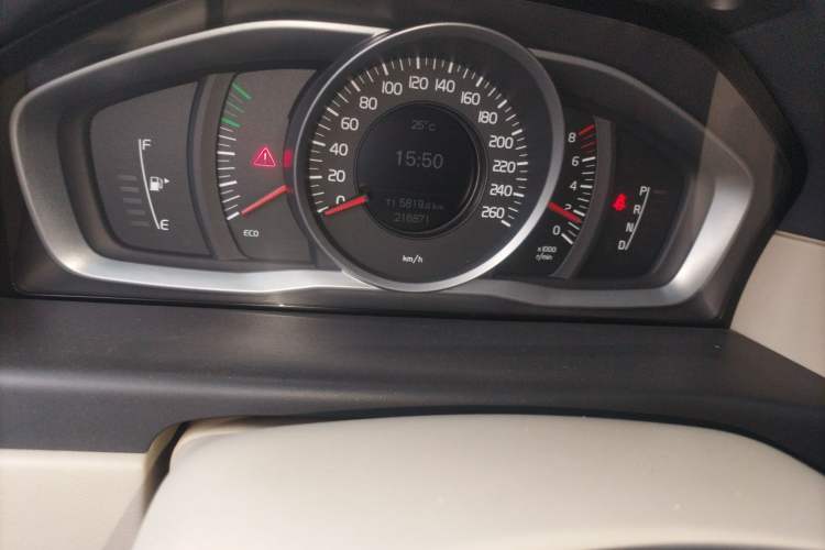 Used Volvo S80L 2014 2.0T T5 Intelligent Luxury Edition Odometer Close Up