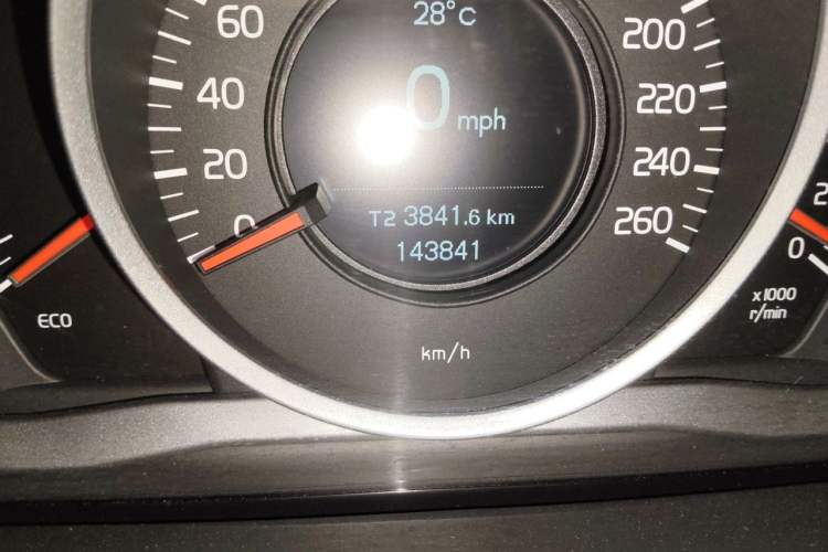 Used Volvo S80L 2014 2.0T T5 Intelligent Luxury Edition Odometer Close Up