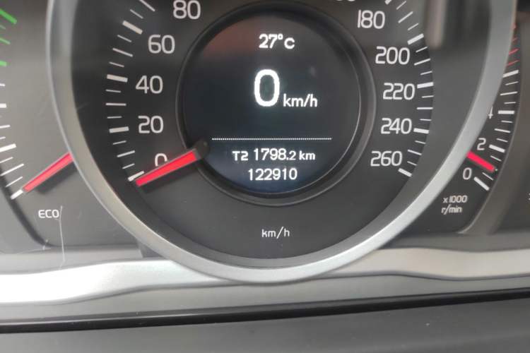Used Volvo S80L 2014 2.0T T5 Intelligent Luxury Edition Odometer Close Up