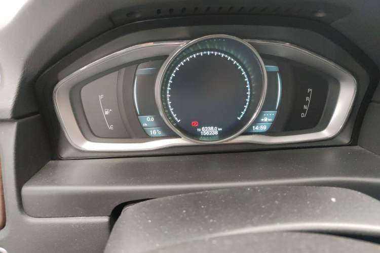 Used Volvo S80L 2014 2.0T T5 Smart Luxury Edition Odometer Close Up