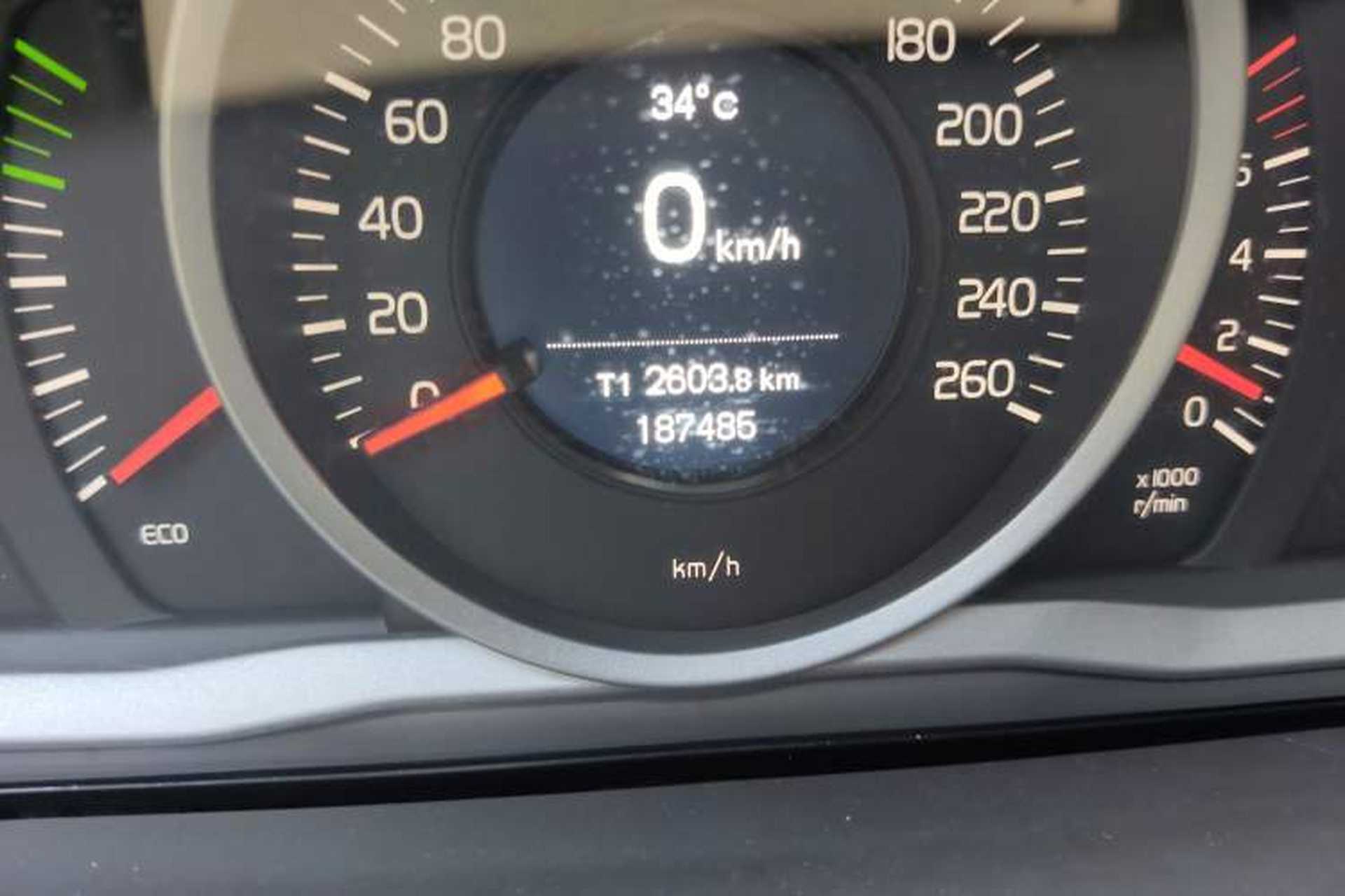 Used Volvo S80L 2014 2.0T T5 Intelligent Luxury Edition Odometer Close Up