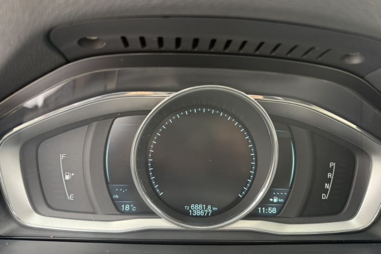 Used Volvo S80L 2014 2.0T T5 Smart Luxury Edition Odometer Close Up