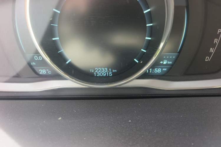 Used Volvo S80L 2014 2.0T T5 Luxury Executive Edition Odometer Close Up