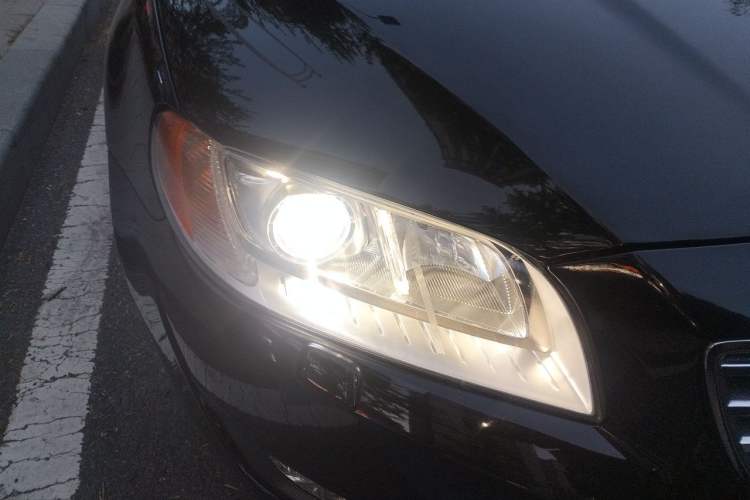 Used Volvo S80L 2014 2.0T T5 Intelligent Luxury Edition Right Front Headlight