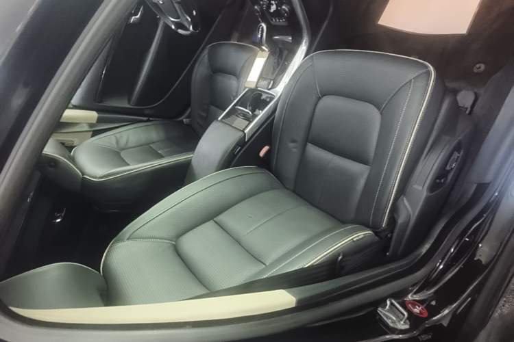 Used Volvo S80L 2014 2.0T T5 Luxury Executive Edition Right Front Seat
