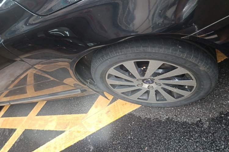 Used Volvo S80L 2014 2.0T T5 Intelligent Luxury Edition Right Front Wheel Hub