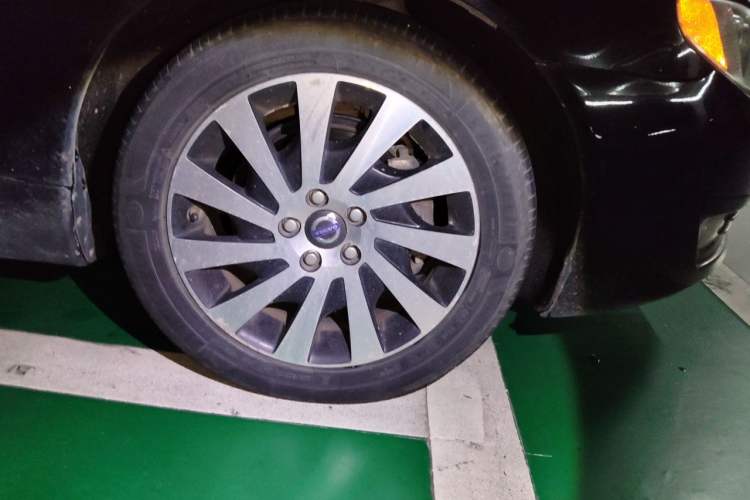 Used Volvo S80L 2014 2.0T T5 Intelligent Luxury Edition Right Front Wheel Hub