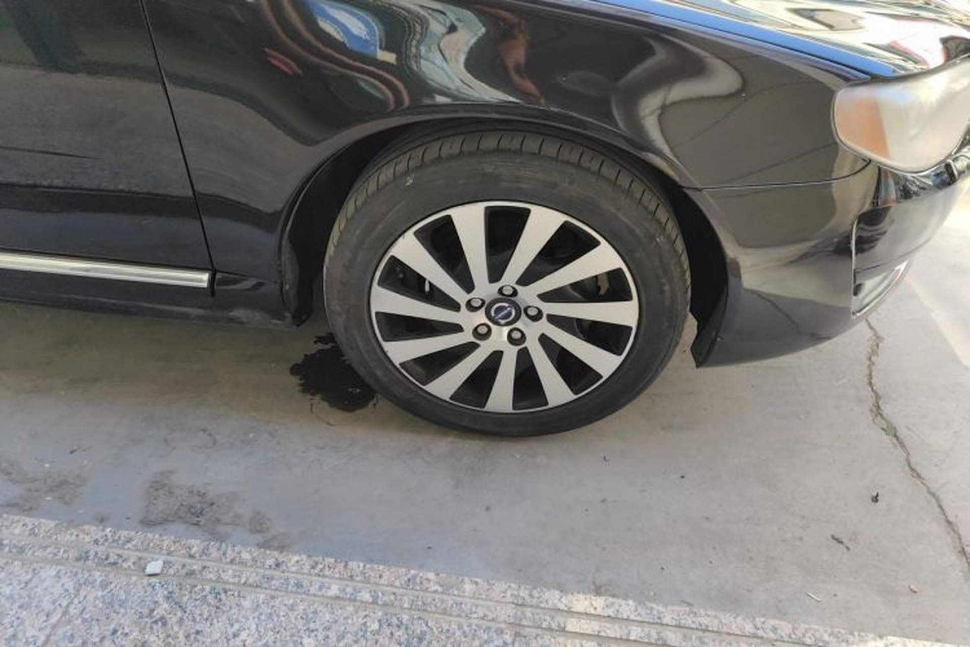 Used Volvo S80L 2014 2.0T T5 Smart Luxury Edition Right Front Wheel Hub