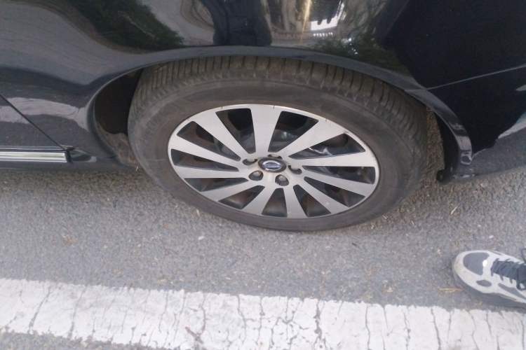 Used Volvo S80L 2014 2.0T T5 Intelligent Luxury Edition Right Front Wheel Hub