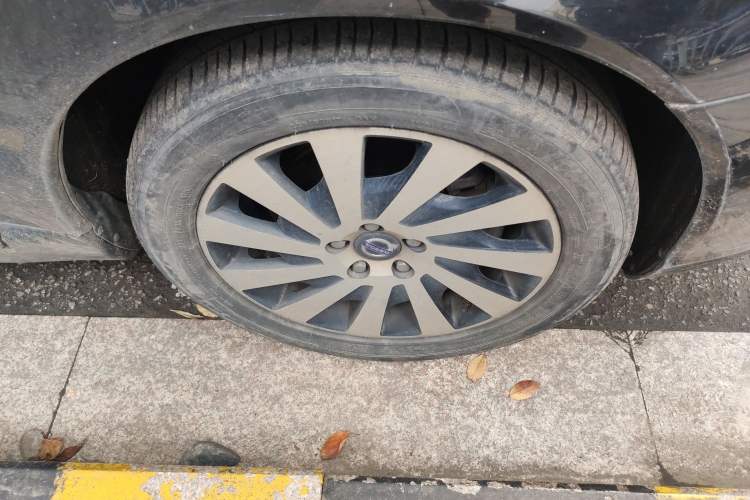 Used Volvo S80L 2014 2.0T T5 Smart Luxury Edition Right Front Wheel Hub
