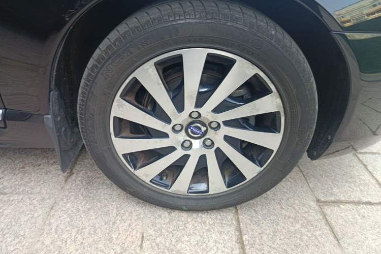 Used Volvo S80L 2014 2.0T T5 Smart Luxury Edition Right Front Wheel Hub