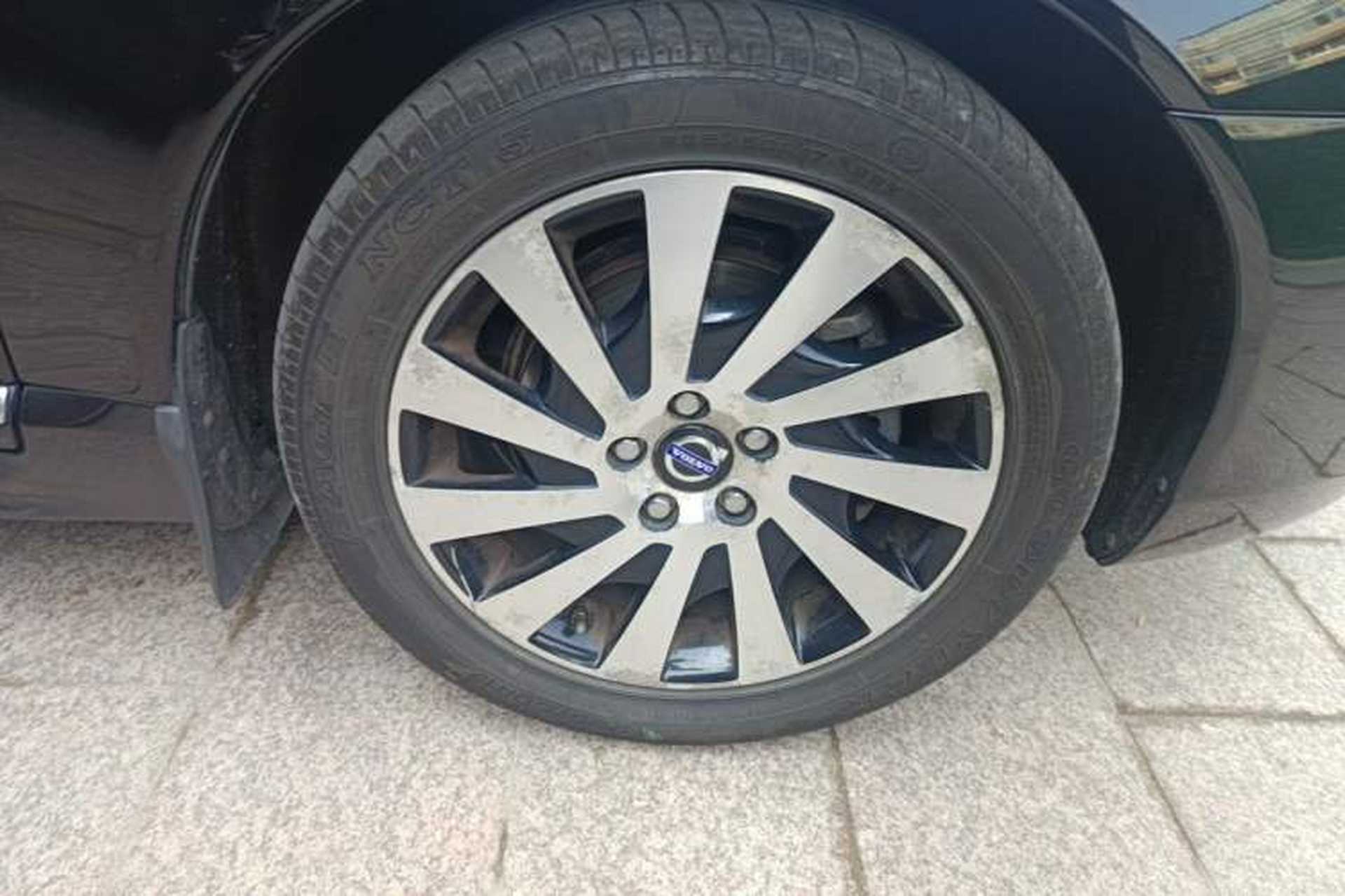 Used Volvo S80L 2014 2.0T T5 Smart Luxury Edition Right Front Wheel Hub