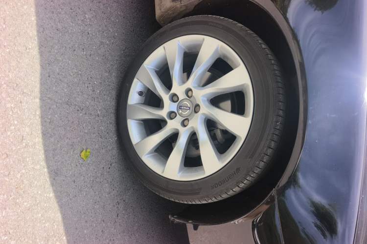 Used Volvo S80L 2014 2.0T T5 Luxury Executive Edition Right Front Wheel Hub