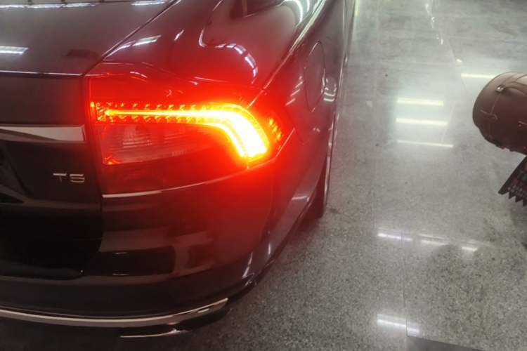 Used Volvo S80L 2014 2.0T T5 Luxury Executive Edition Right Rear Taillight