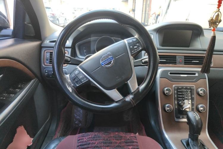 Used Volvo S80L 2014 2.0T T5 Smart Luxury Edition Steering Wheel