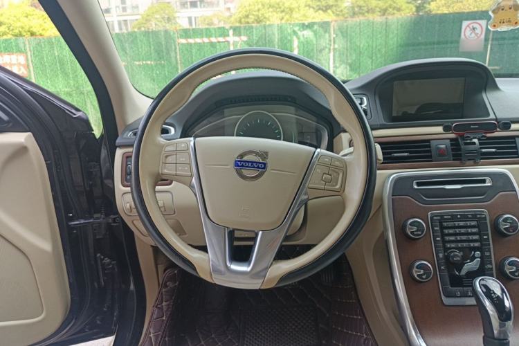 Used Volvo S80L 2014 2.0T T5 Smart Luxury Edition Steering Wheel