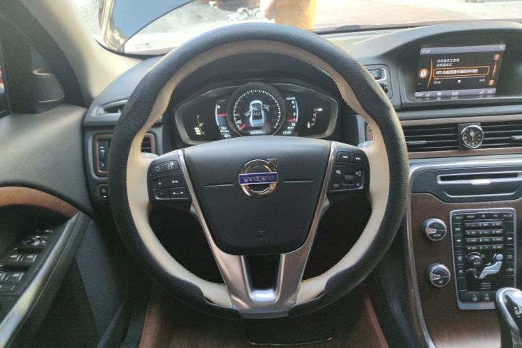 Used Volvo S80L 2014 2.0T T5 Smart Luxury Edition Steering Wheel