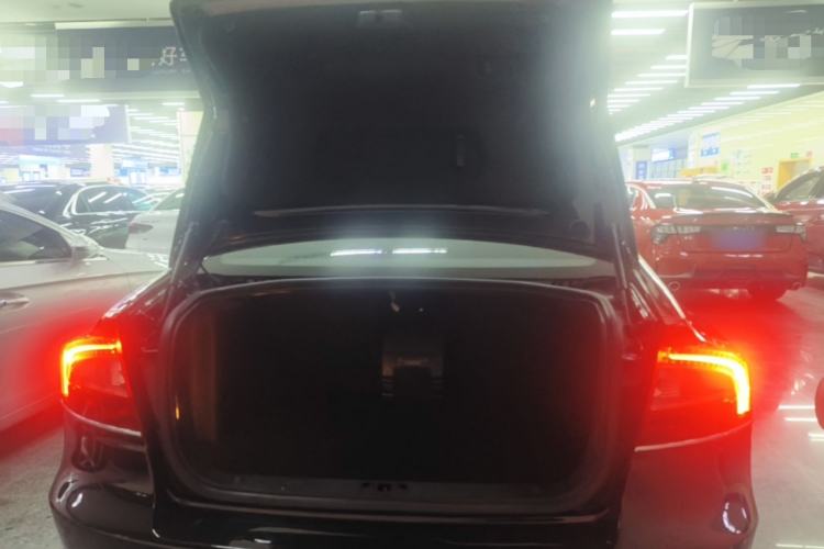 Used Volvo S80L 2014 2.0T T5 Luxury Executive Edition Trunk