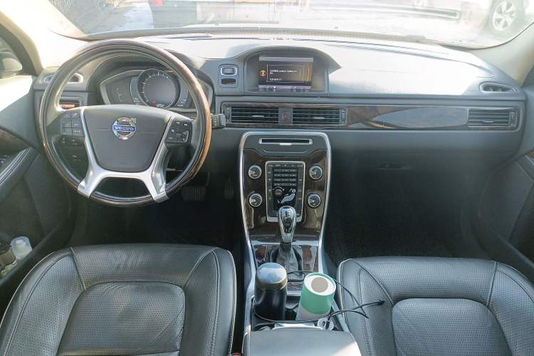 Used Volvo S80L 2014 2.0T T5 Luxury Executive Edition Center Console