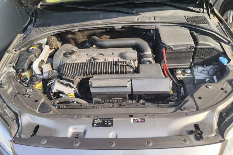 Used Volvo S80L 2014 2.0T T5 Intelligent Luxury Edition Engine Bay
